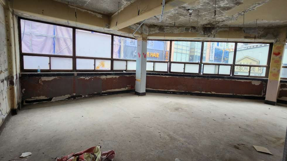 부산 부산진구 부전동 서면 학원가 메인도로 코너자리 2층 무권리상가 월세 매물번호 11117 사진 1