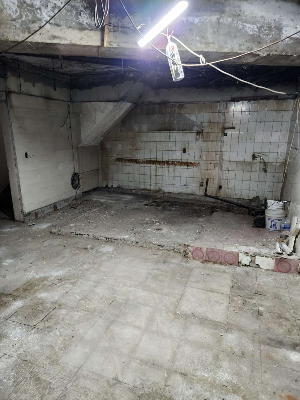 부산 사상구 주례동 냉정역 바로앞 지하층 넓은 평수 월세 매물번호 11298 사진 5