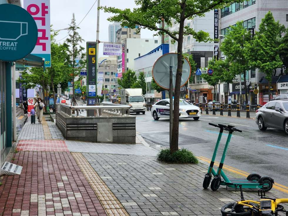 부산 수영구 광안동 금련산역 근처 대로변 4층 상가 사무실 추천 월세 매물번호 11536 사진 1