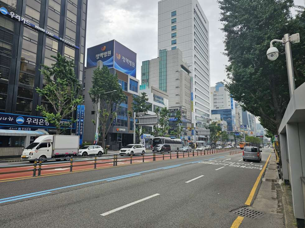 부산 부산진구 부전동 서면역인근 유동인구 바글바글한 1층 코너변 카페 자리!! 월세 매물번호 12588 사진 1