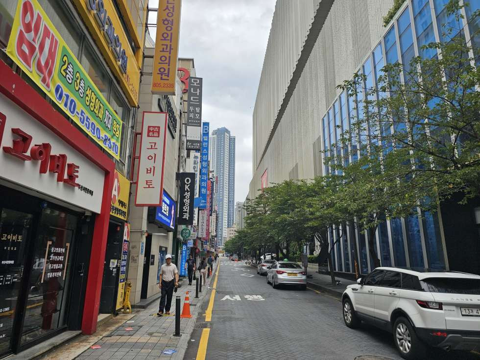 부산 부산진구 부전동 서면1번가 유동인구 바글바글한 롯백뒤 1층 37평 음식점 강추자리!! 월세 매물번호 12948 사진 1