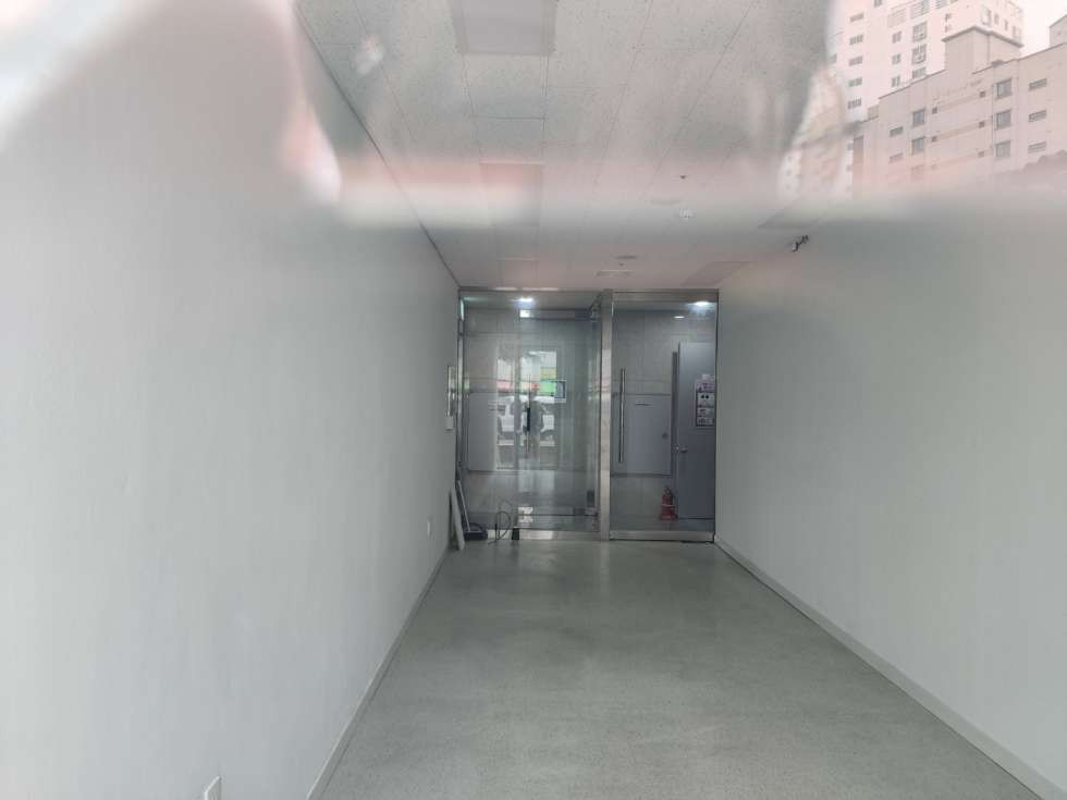 부산 수영구 광안동 광안리 지하철역 바로 앞 대로변 1층 7평 무권리 공실 상가 임대 월세 매물번호 12986 사진 1