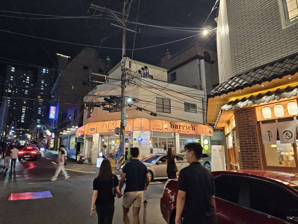 부산 부산진구 전포동 전포놀이터시장 저렴한 1층 감성카페 자리 입니다. 월세 매물번호 13017 사진 1