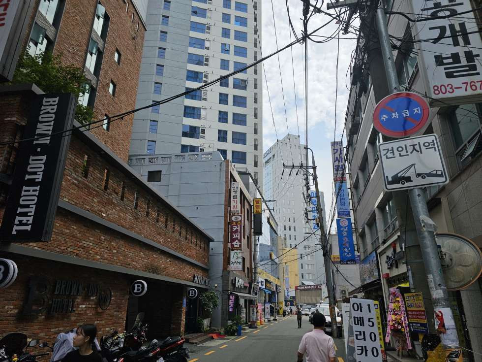부산 부산진구 부전동 서면삼각지 유동인구 많은 1층 소형평수 무권리 디저트/판매점 추천자리! 월세 매물번호 13016 사진 1