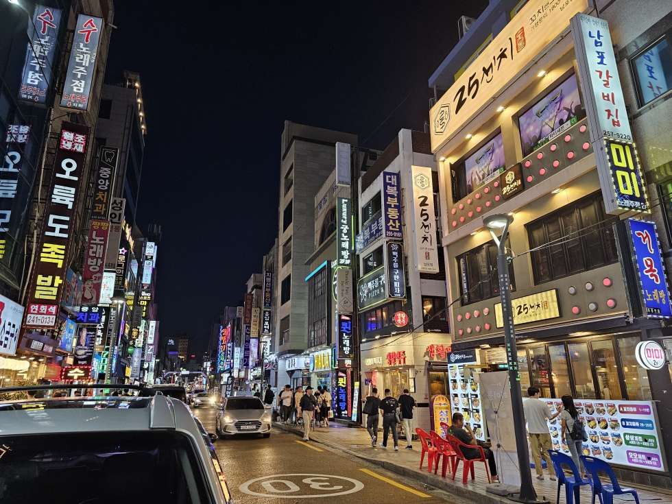 부산 중구 부평동1가 부평동 족발골목 메인상권 내 최요지 1층 일반음식점/맥주집 추천 자리 입니다. 월세 매물번호 13105 사진 1