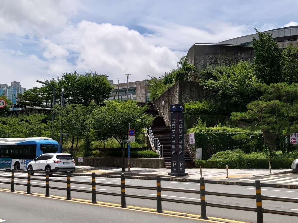 부산 부산진구 초읍동 연지동 필라테스 자리 추천 약 64평 깔끔한 내부 월세 매물번호 13147 사진 1