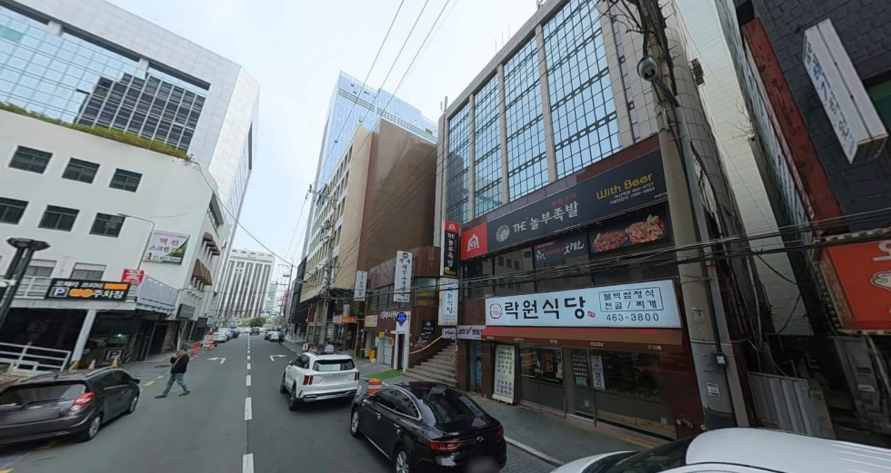 부산 동구 초량동 부산역 인근 업무시설 밀집지역. 전용 65평 대형 사무실! 월세 매물번호 13182 사진 1