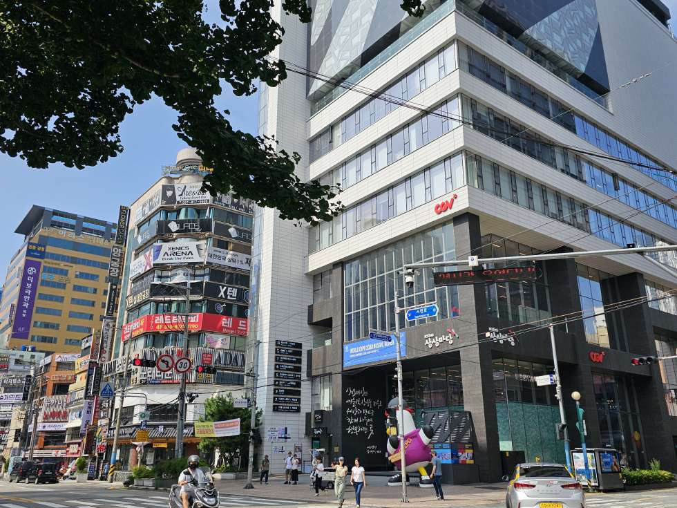 부산 부산진구 부전동 서면 상상마당 인근 귀한 대형평수 90평 마사지샵 추천상가!! (시설완비) 월세 매물번호 13574 사진 1