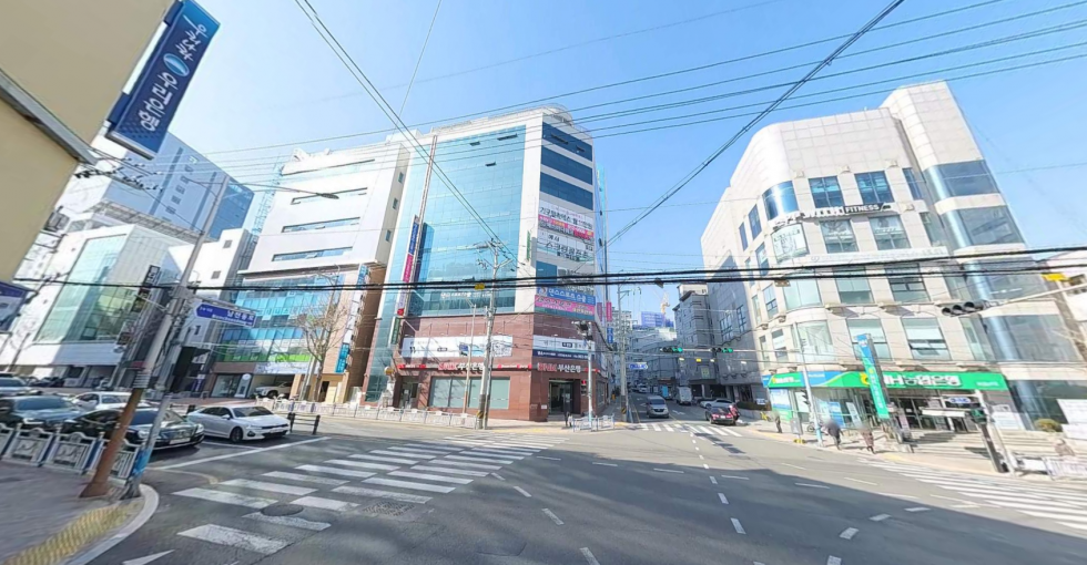 부산 수영구 남천동 수영구청사거리 코너, 가시성, 홍보효과 최고인 자리. 월세 매물번호 12940 사진 1