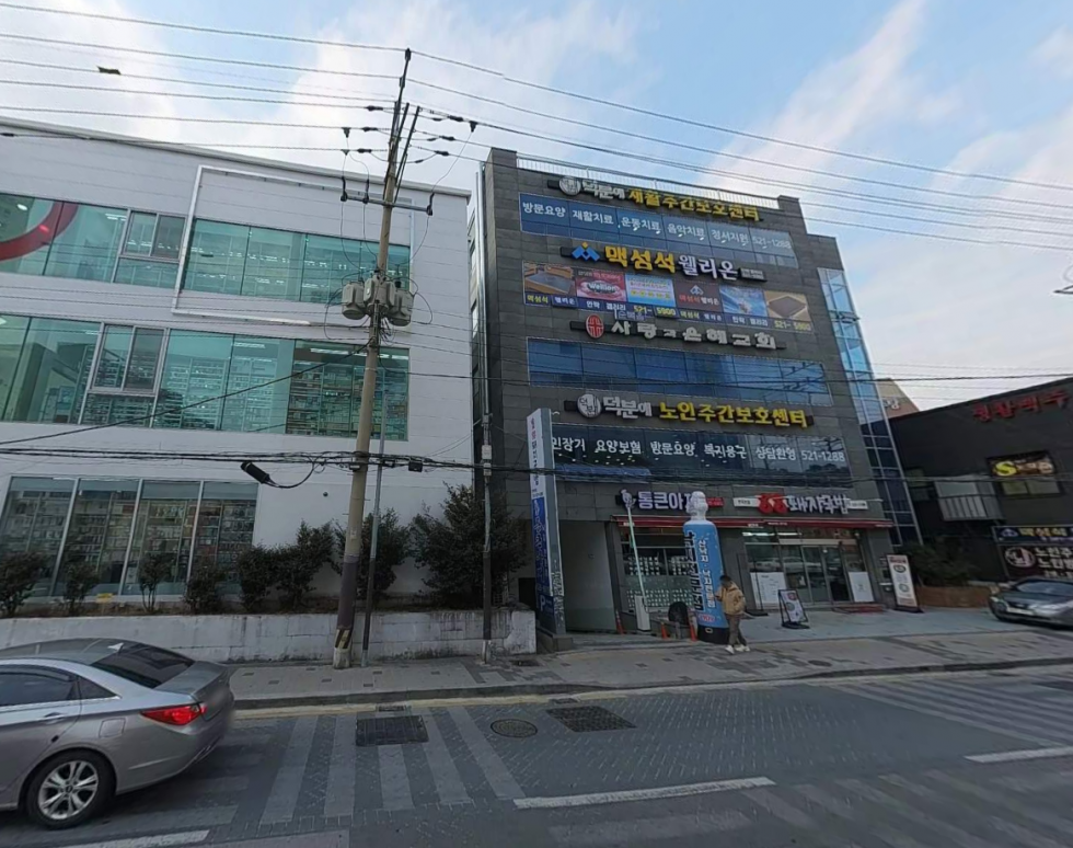 부산 동래구 안락동 4호선 충렬사역 인근 깔끔한 신축급 건물 / 전용 50평/ 사무실 용도 추천 월세 매물번호 13947 사진 1
