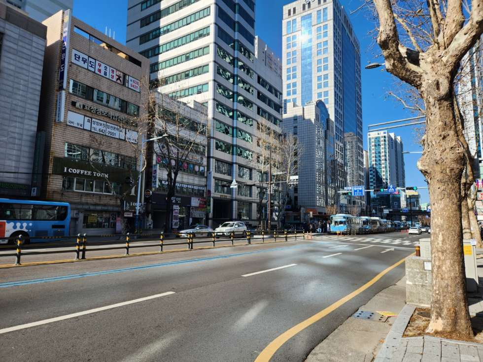 부산 부산진구 부전동 부전역 바로 앞 대형 사무실 약 90평 월세 매물번호 13451 사진 2