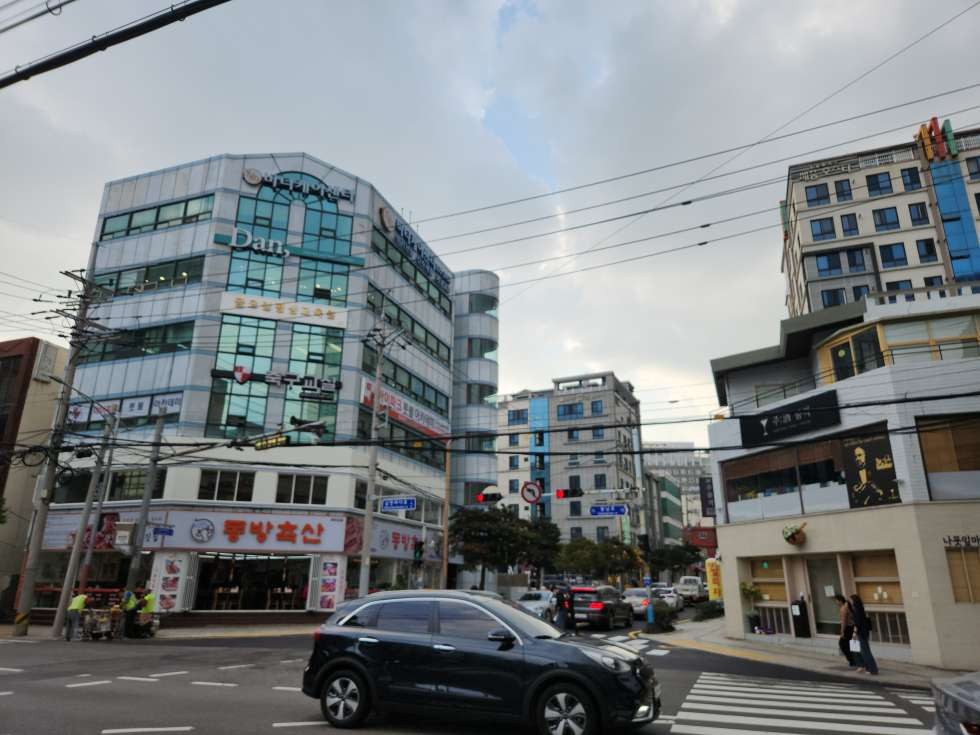 부산 수영구 남천동 금련산역 부근 상권 중심 카페, 베이커리, 음식점 등 추천 월세 매물번호 13553 사진 1