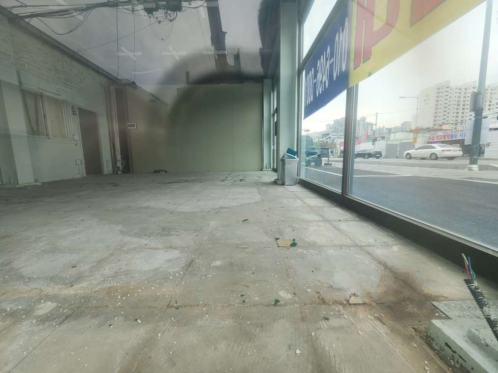 부산 연제구 연산동 2동 연산동 도로변 1층 30평 무권리 상가 , 카센터, 디테일링샵 등 추천 월세 매물번호 13857 사진 1