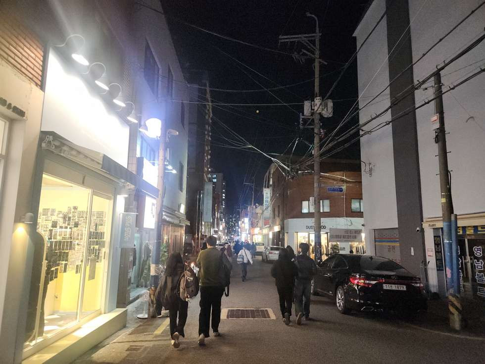 부산 부산진구 전포동 전포사잇길 브런치 카페, 이자카야 하기 좋은 상가 ~ 테라스 보유 ~ 월세 매물번호 13935 사진 1