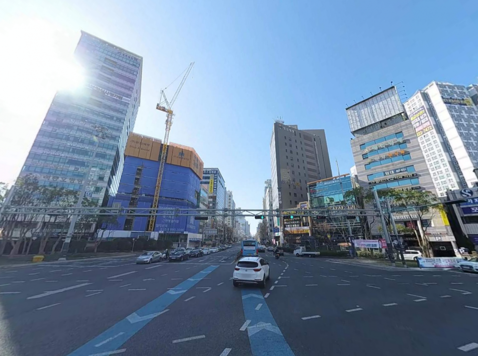 부산 연제구 연산동 연산역 초 역세권 / 외관 리모델링 끝난 건물 /3층, 4층 각 57평 / 사무실, 미용업, 병의원 등 다용도 추천! 월세 매물번호 14167 사진 1