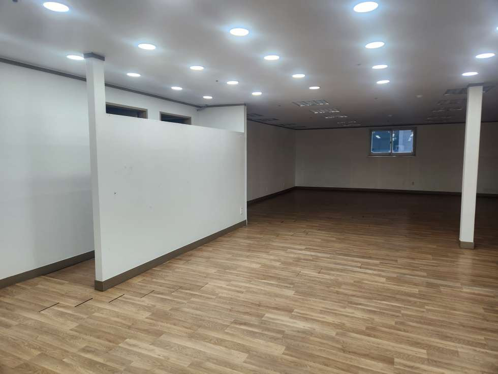 부산 연제구 연산동 부산 시청 부근 50평대 깔끔한 사무실 임대 월세 매물번호 14279 사진 2