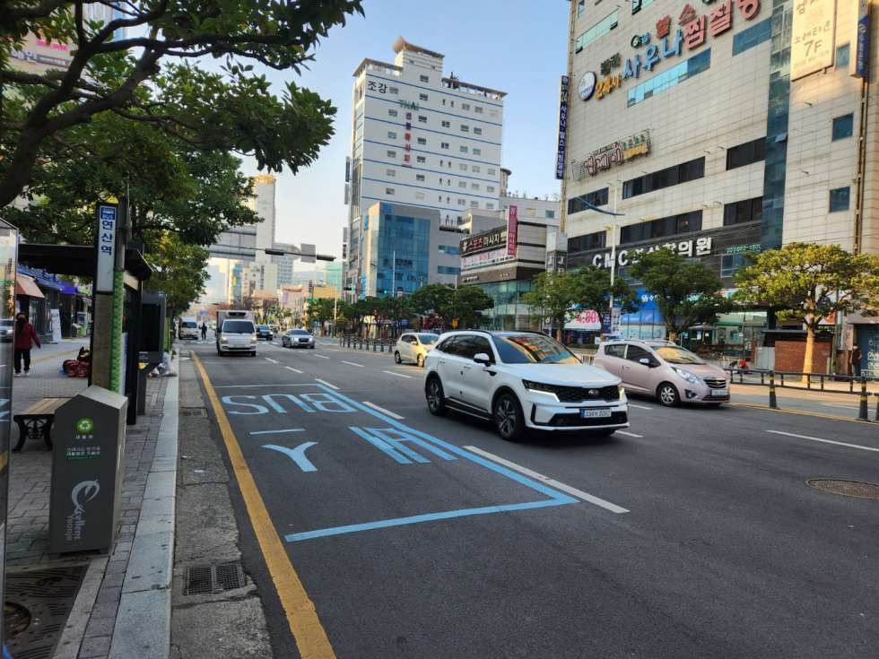 부산 연제구 연산동 연산역 출구 바로 앞 / 소형 사무실 추천 / 실평수 약30평 월세 매물번호 10280 사진 2