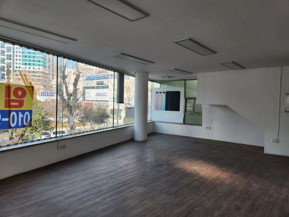 부산 부산진구 전포동 부전역 코너 2층 / 전면 노출 좋음 / 네일샵, 속눈썹 등 추천 월세 매물번호 10233 사진 3
