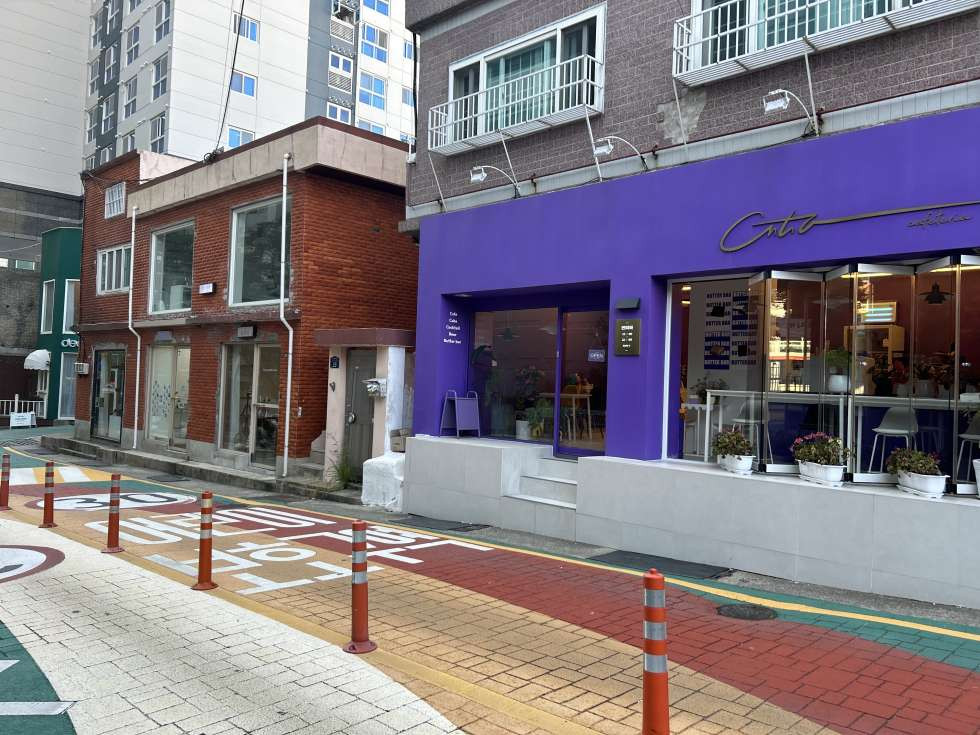 부산 부산진구 전포동 전포 사잇길 역세권 2층 10평 내외부 깔끔 네일/뷰티샵/카페 추천 월세 매물번호 14376 사진 1