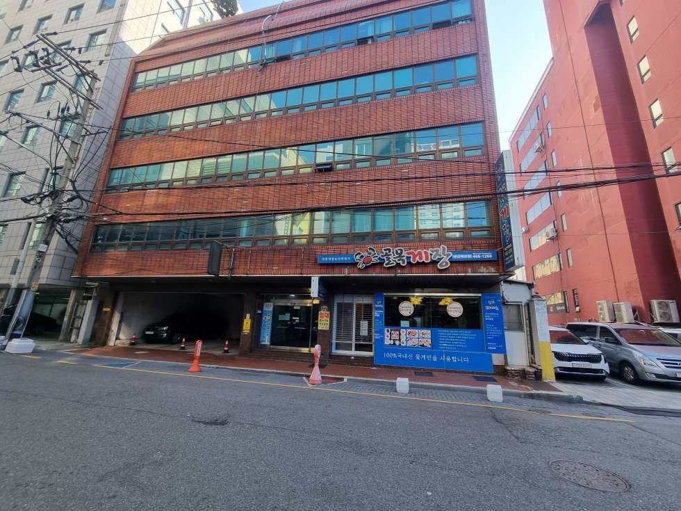 부산 동구 초량동 부산사무실. 부산역 인근 임대료 저렴한 20평대 사무실 임대 월세 매물번호 14390 사진 1