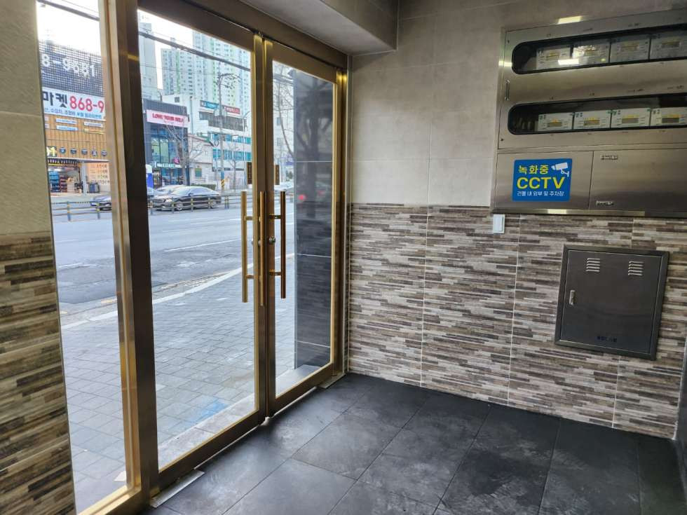 부산 부산진구 양정동 양정 현대아파트 부근 / 신축 상가 / 엘베 보유 / 실평수 약45평 월세 매물번호 10240 사진 3