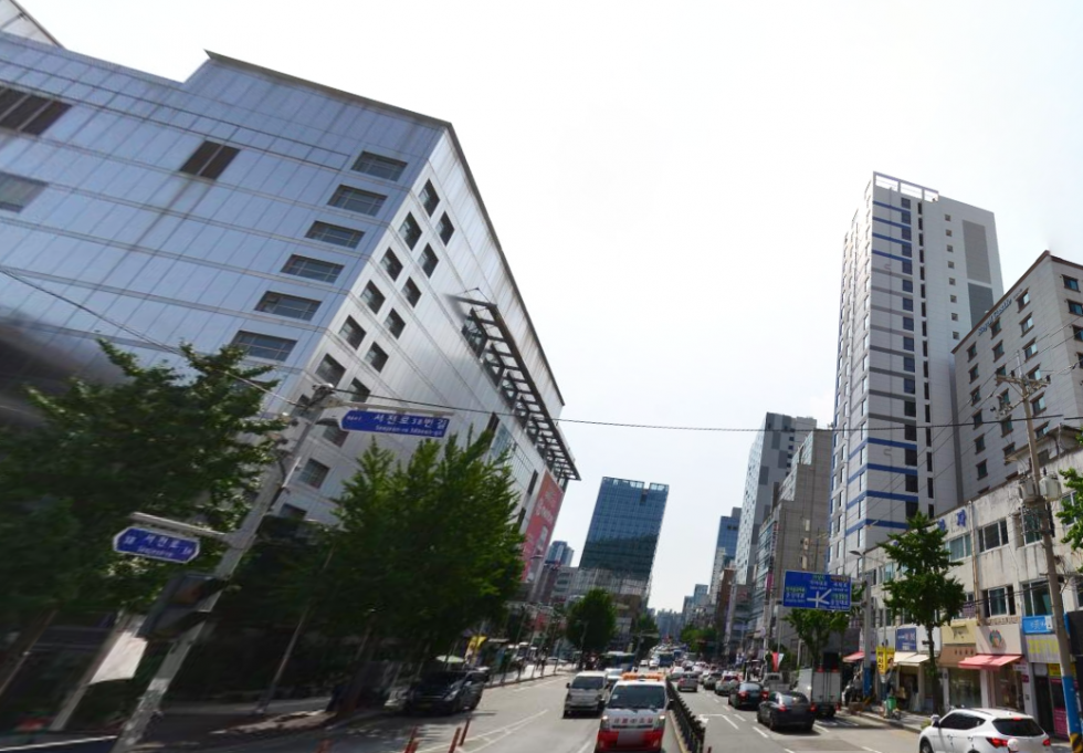 부산 부산진구 전포동 전포동 카페거리 대로변 1층 귀한 넓은 평수 47평 상가 임대 (테라스 보유) 월세 매물번호 14241 사진 1