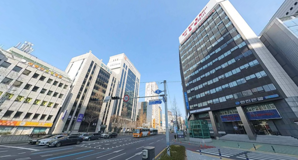 부산 중구 중앙동4가 중앙역 역세권 대형 빌딩 내 업무시설. 전용 17평 소형 사무실! 월세 매물번호 13154 사진 1