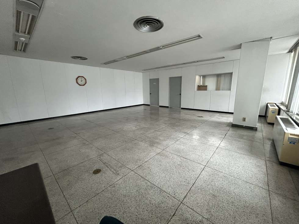 부산 중구 중앙동4가 중앙동 중형 사무실, 중앙역 초 역세권 시설 깔끔한 대형 오피스 빌딩 월세 매물번호 14584 사진 2
