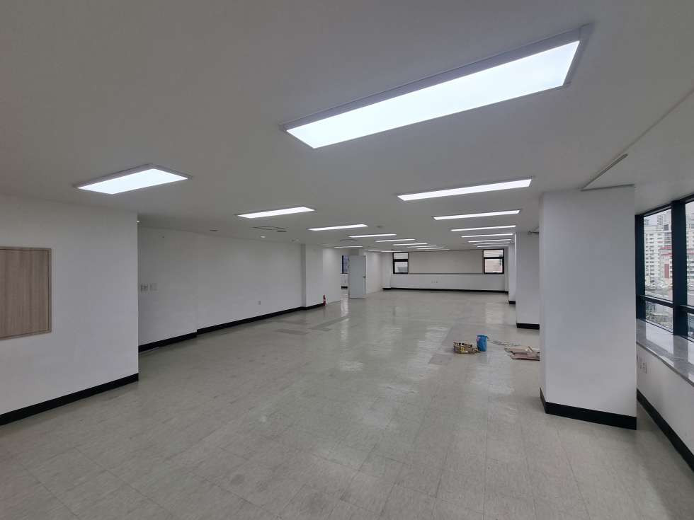 부산 연제구 연산동 연산역 메디컬 빌딩 내 사무실 임대. 한 개층 전체 사용, 전용 58평! 월세 매물번호 14758 사진 6