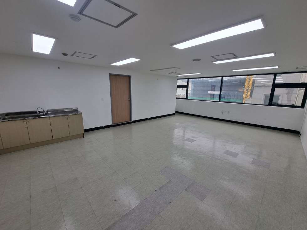 부산 연제구 연산동 연산역 메디컬 빌딩 내 사무실 임대. 한 개층 전체 사용, 전용 58평! 월세 매물번호 14758 사진 9