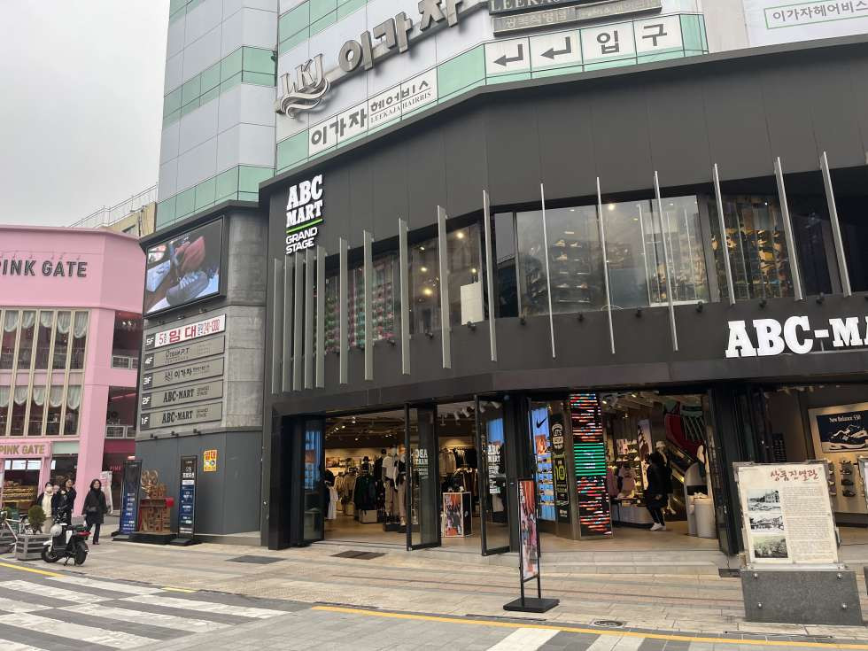 부산 중구 대청동2가 남포동 줄서는 식당 밀집 거리 2층, 무권리 젊은층 수요 많은 거리 월세 매물번호 14766 사진 1