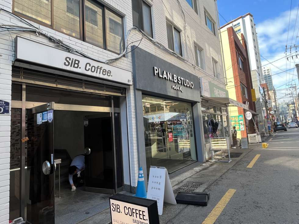 부산 부산진구 전포동 전포사잇길 상권 인테리어 완벽한 스튜디오, 공간대여 몸만 들어오세요 월세 매물번호 14789 사진 1