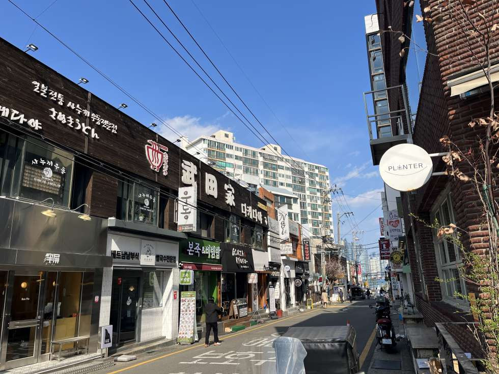 부산 수영구 남천동 주건축물제1동 수영구청 삼익비치 메인상권 프랜차이즈 커피 양도양수 ! 월세 매물번호 14892 사진 1
