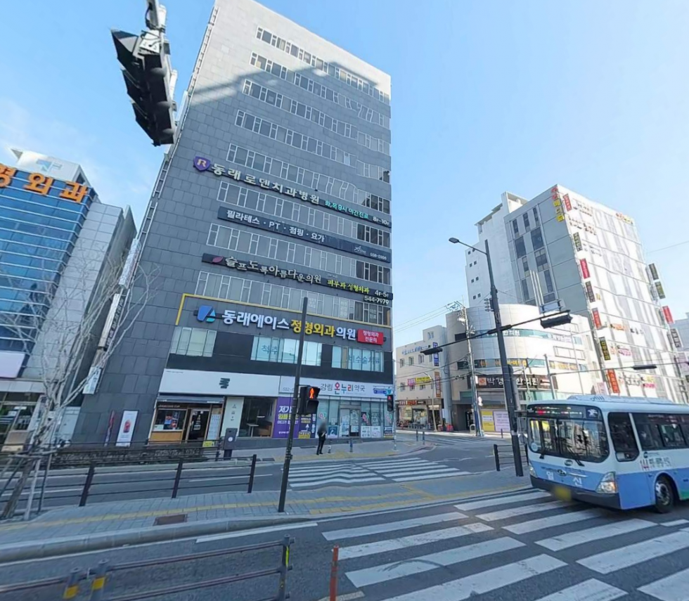 부산 동래구 수안동 수안역 앞 메디컬 빌딩. 대로변 메인 자리. 71평 병의원 용도 추천! 4~5층 연층 사용가능 월세 매물번호 14966 사진 1