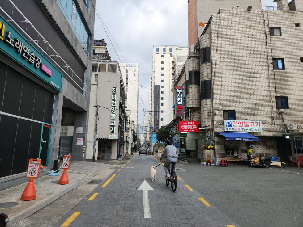부산 수영구 광안동 광안리 도로변 위치좋은 소형 상가 1층 약 10평 월세 매물번호 14986 사진 1