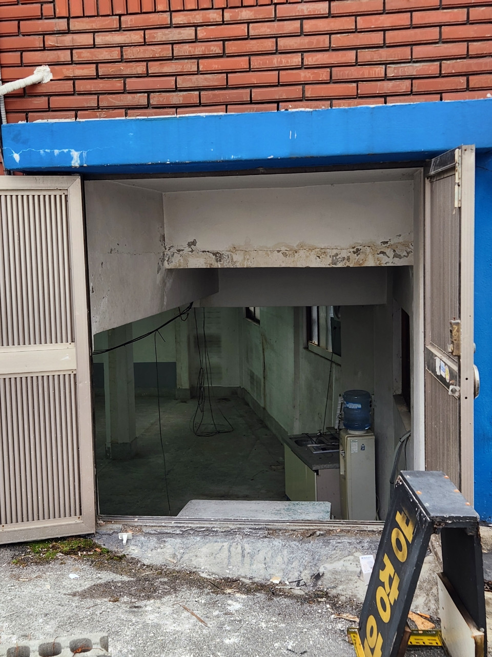 부산 부산진구 전포동 전포사잇길 지하1층 대형평수 무권리 월세 매물번호 15002 사진 2