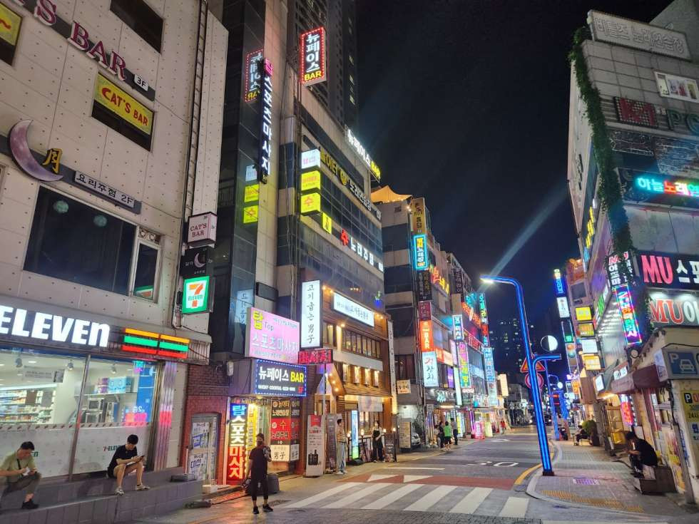부산 연제구 연산동 연산동 한창타워 주변 술집하기 좋은 위치 약30평 월세 매물번호 15010 사진 3