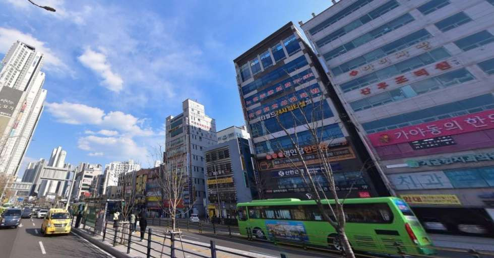 부산 부산진구 가야동 주건축물제1동 개금 (구)홈플뒤 신축급 무권리 50평 상가 <층수 다양> 월세 매물번호 15189 사진 1