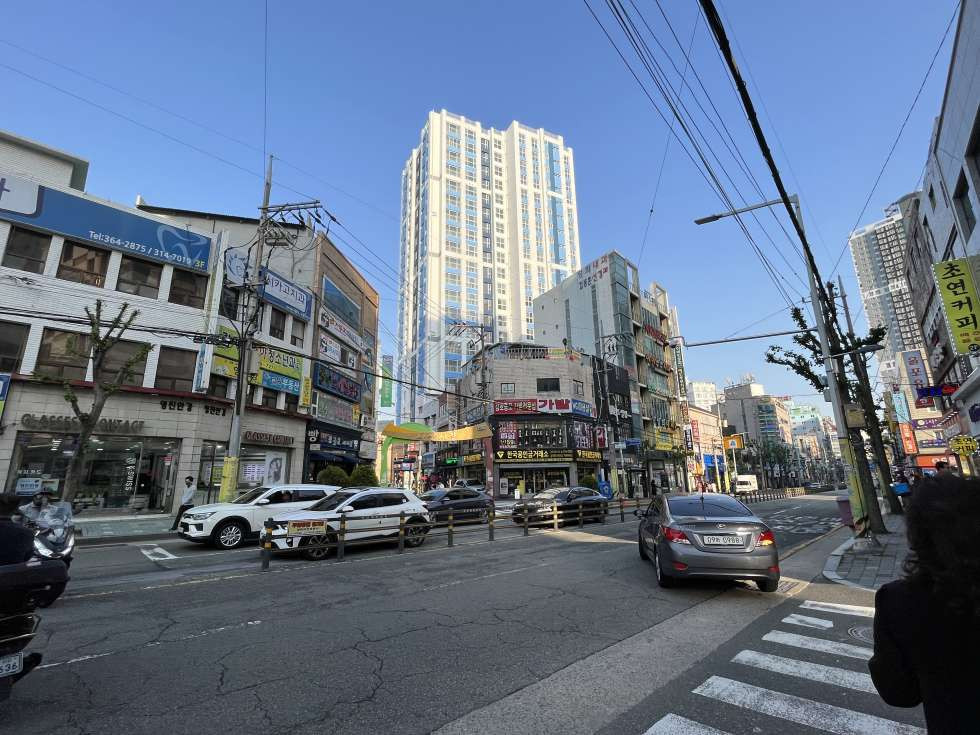 부산 사상구 괘법동 A동 사상 덕포 메인대로변 눈에 확 들어오는 51평 상가! 월세 매물번호 15205 사진 1