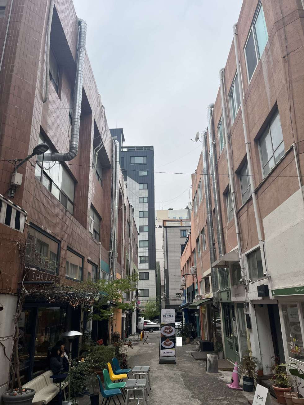 부산 부산진구 전포동 전리단길 채광좋고 이쁜 매장, 무권리 20평 월세 매물번호 14775 사진 1