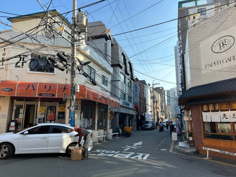 부산 부산진구 전포동 전포사잇길 역세권 2층 21평 카페/디저트샵/술집/뷰티샵 추천 월세 매물번호 14101 사진 1
