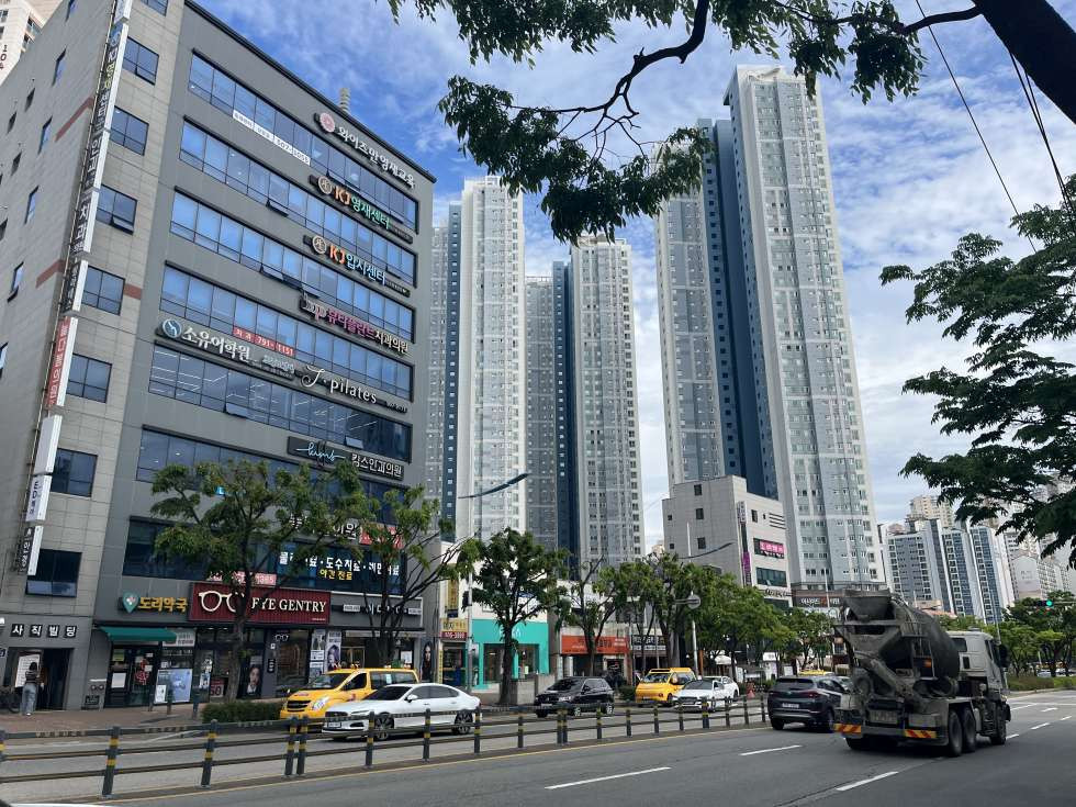 부산 동래구 사직동 302(상가)동 사직역 역세권 항아리상권 대로변 미용실 전면좋고 권리낮은 매장 월세 매물번호 15441 사진 1