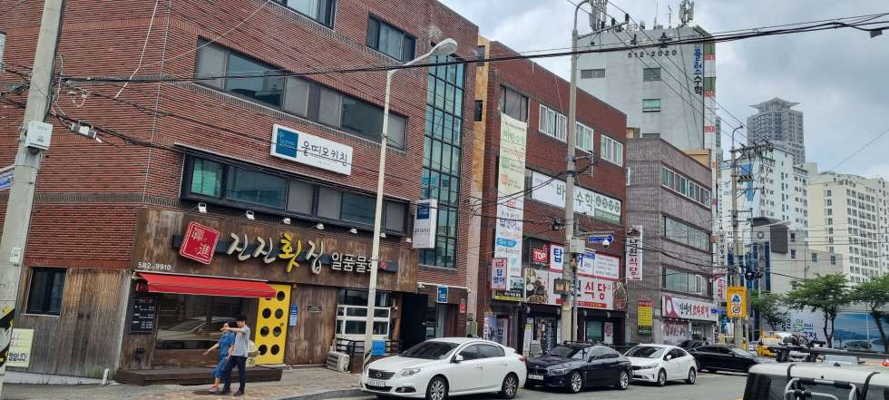 부산 금정구 장전동 소액권리금 금정초등학교 인근 대로변 코너 1층 43평 완벽시설 월세 매물번호 15453 사진 1