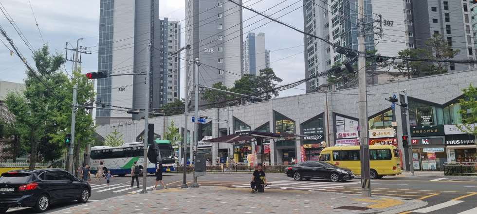 부산 동래구 온천동 온천초등학교 인근 대로변 1층 23평 완벽인테리어 미용실 추천 월세 매물번호 15451 사진 1