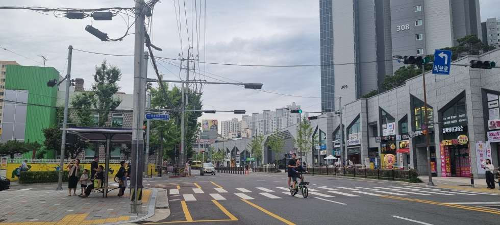 부산 동래구 온천동 동래래미안아이파크 대단지 앞 대로변 1층 17평 테이크아웃 카페 추천 월세 매물번호 15450 사진 1