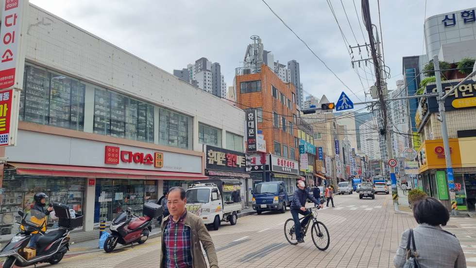 부산 동래구 온천동 온천래미안포레스티지 인근 대로변 메인상권 1층 30평 고기집 음식점 추천 월세 매물번호 15454 사진 1