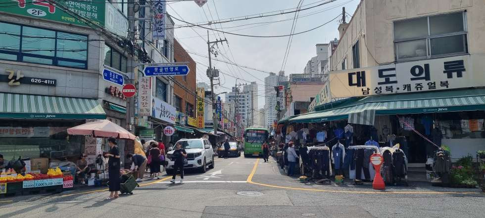 부산 남구 대연동 못골시장 내 귀한 무권리 1층 53평 월세 매물번호 15482 사진 1