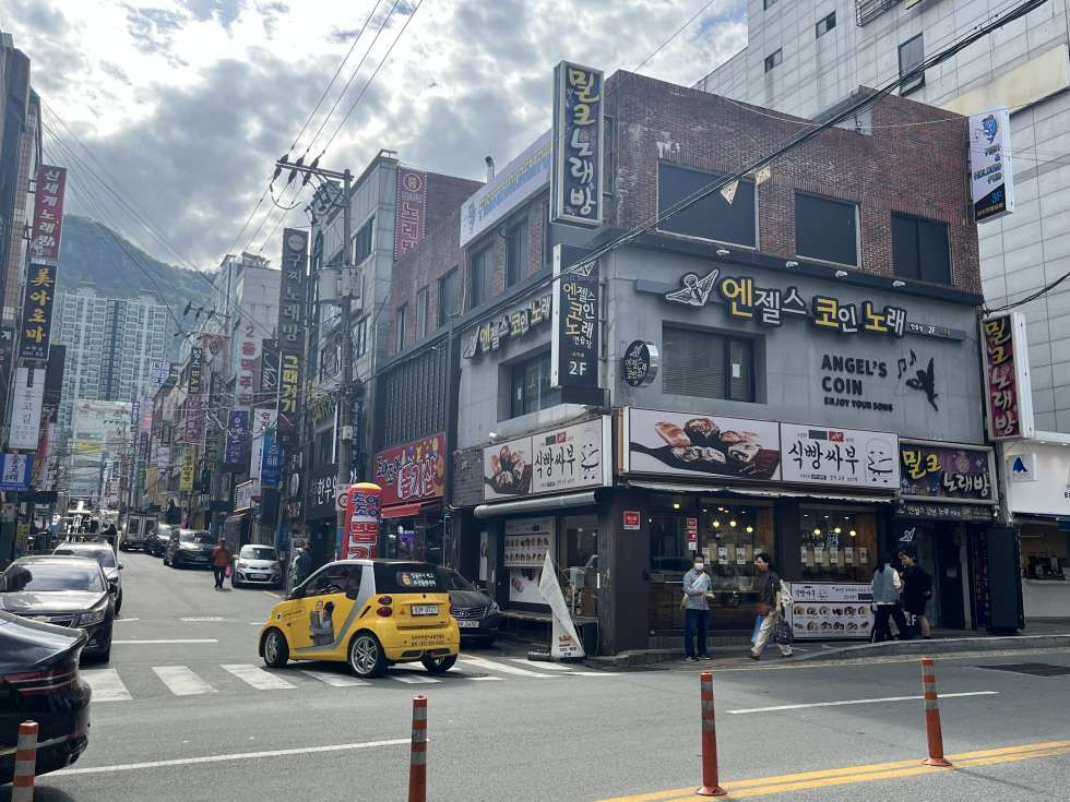 부산 동래구 사직동 사직 유동인구많은 주거상권 넓은 전면 무권리 상가 학원가 월세 매물번호 15524 사진 1