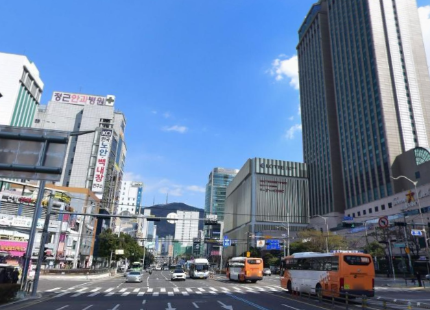 부산 부산진구 부전동 서면 롯데백화점 맞은편 1층 16평 무권리 공실 상가 임대 월세 매물번호 15570 사진 1