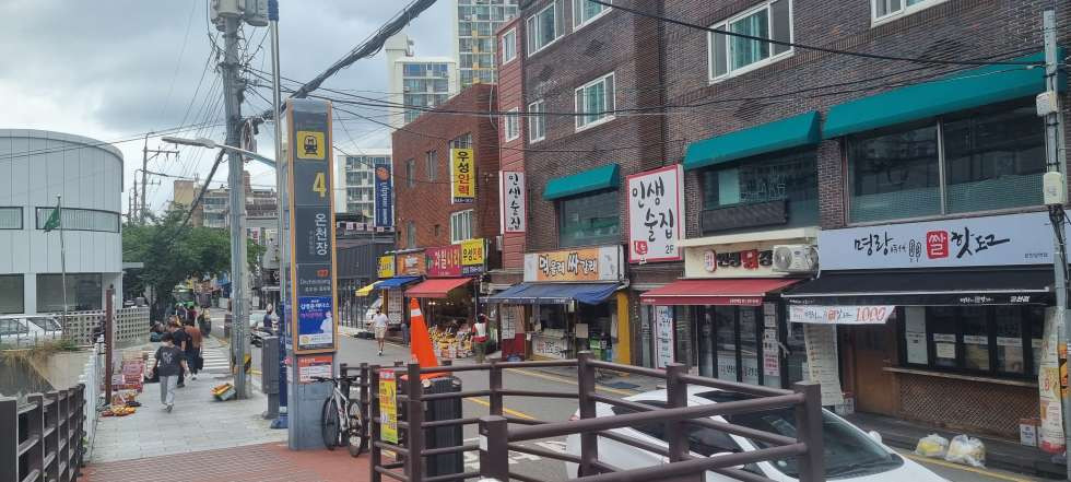 부산 금정구 부곡동 온천장역 앞 대로변 2층 33평 무권리 사무실 체육시설 월세 매물번호 15592 사진 1